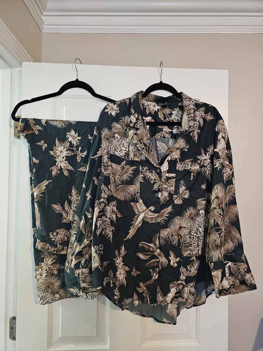 Banana Republic Satin Jungle Print Pajama Set Green Leopard Bird